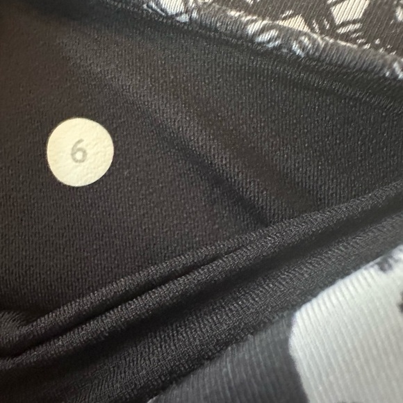 lululemon Fast and Free Pant 25" with pockets - Picture 3 of 3